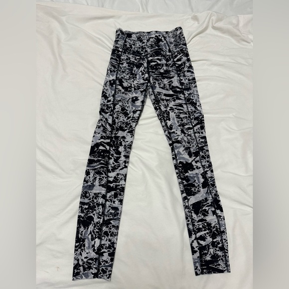 Lululemon Fast & Free 7/8 Tight II *Nulux 25" - Picture 4 of 8